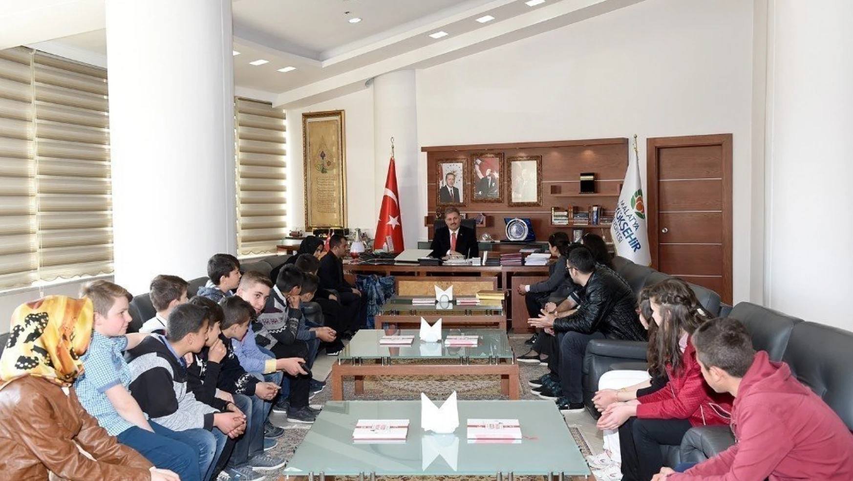 Darendeli öğrenciler Başkan Çakır'ı ziyaret etti