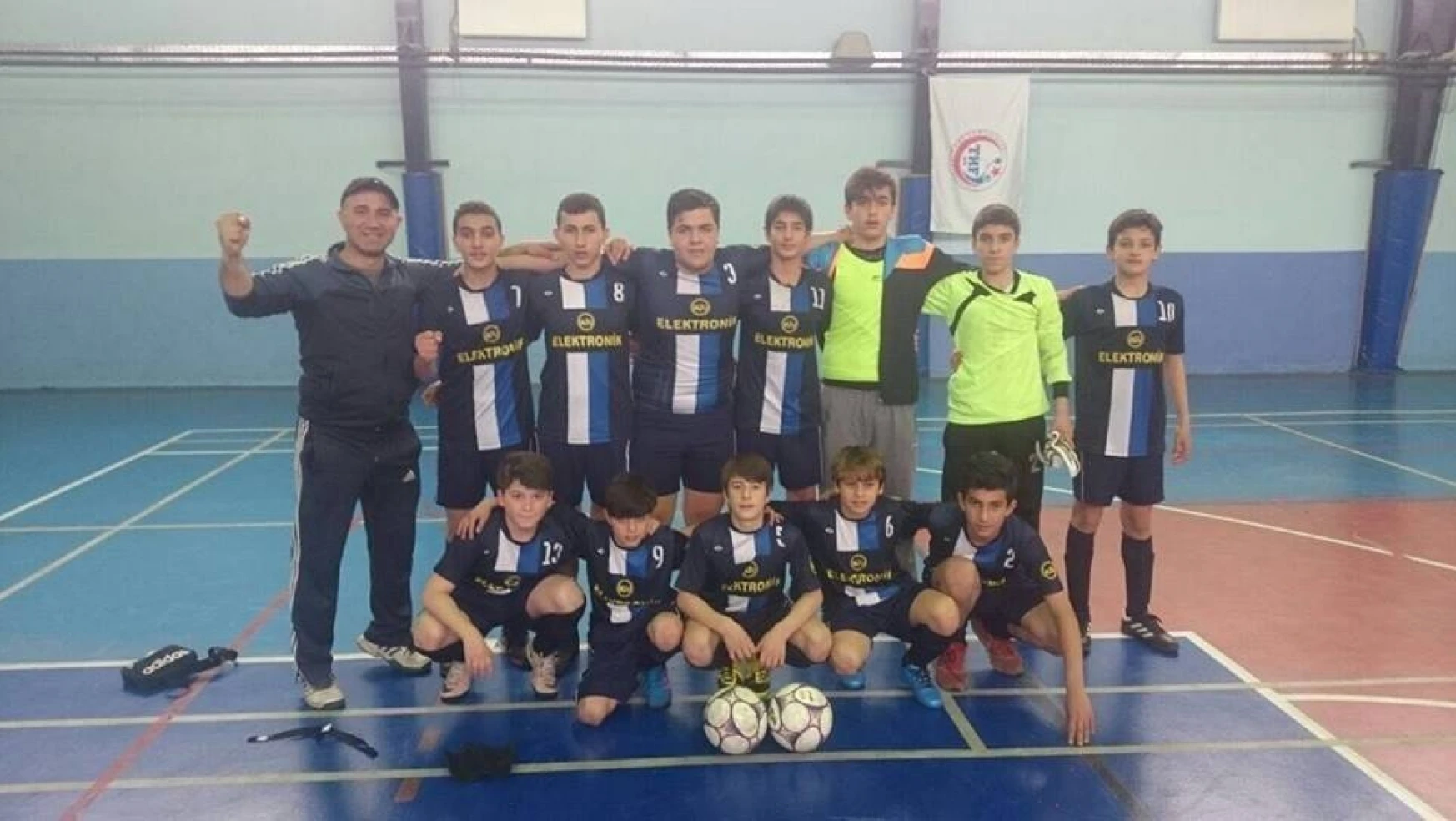 Atatürk Ortaokulu futsalda Türkiye yarı finallerine katılma hakkı elde etti
