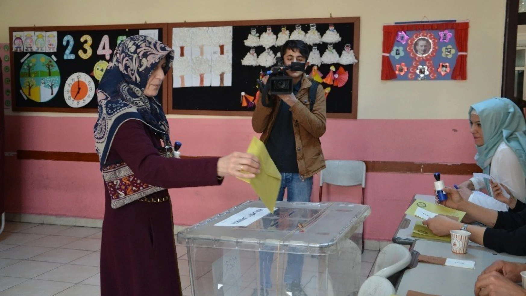 Malatya'da oy kullanma işlemi sürüyor
