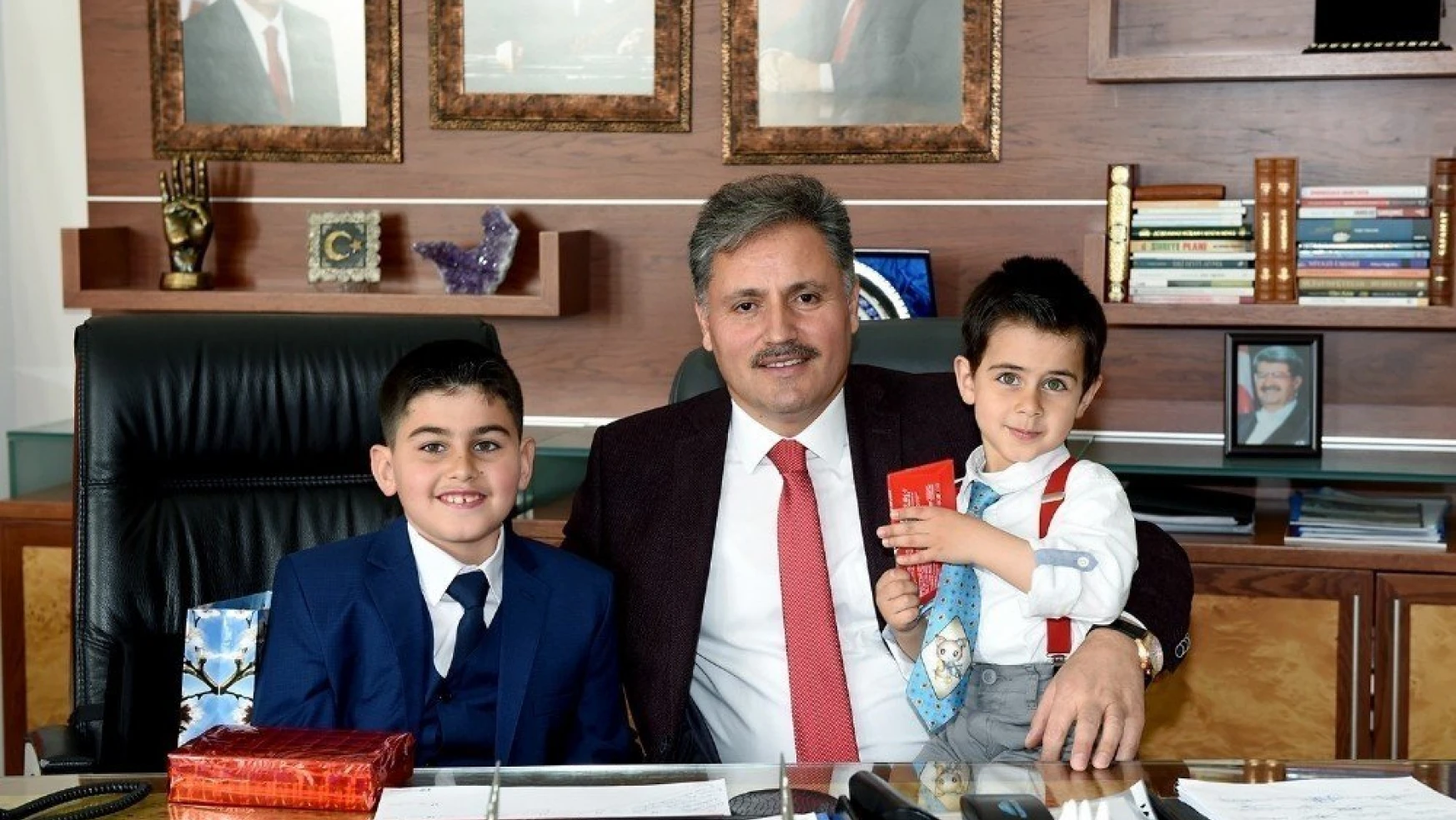Başkan Çakır koltuğunu Yasin Alper Türkmen'e  devretti