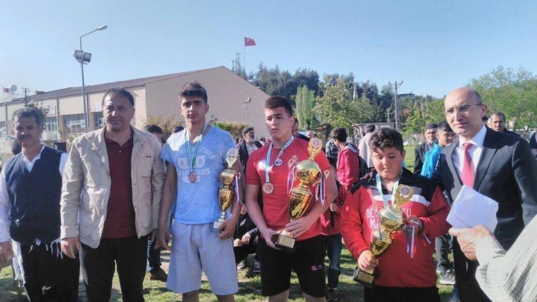 Aba Güreşi Türkiye Şampiyonasına Darendeli güreşçiler damgasını vurdu
