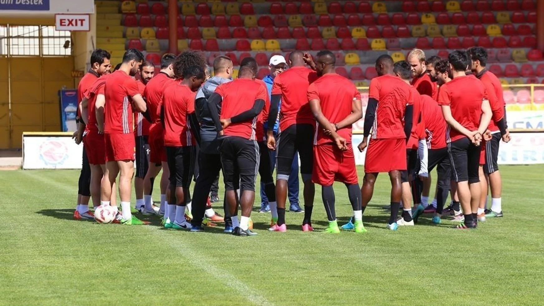 Evkur Yeni Malatyaspor Göztepe maçını bekliyor
