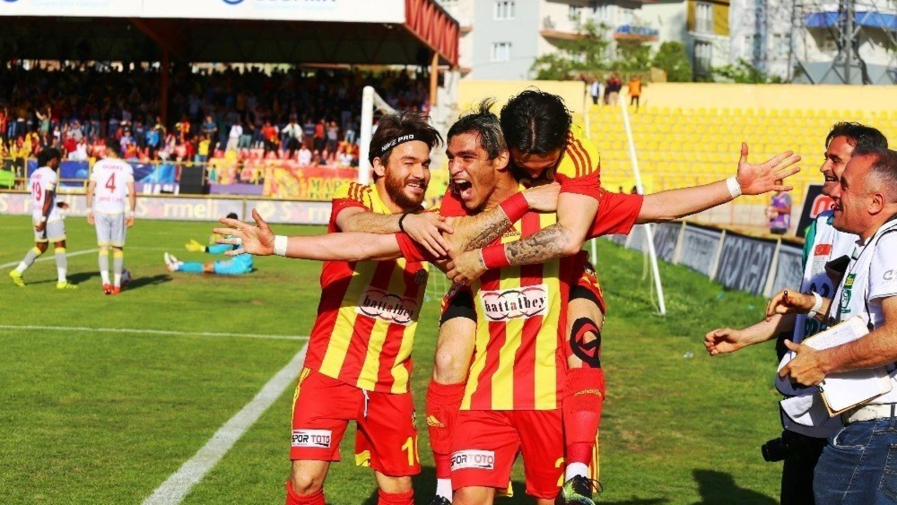 Evkur Yeni Malatyaspor, Süper Lig'e göz kırptı
