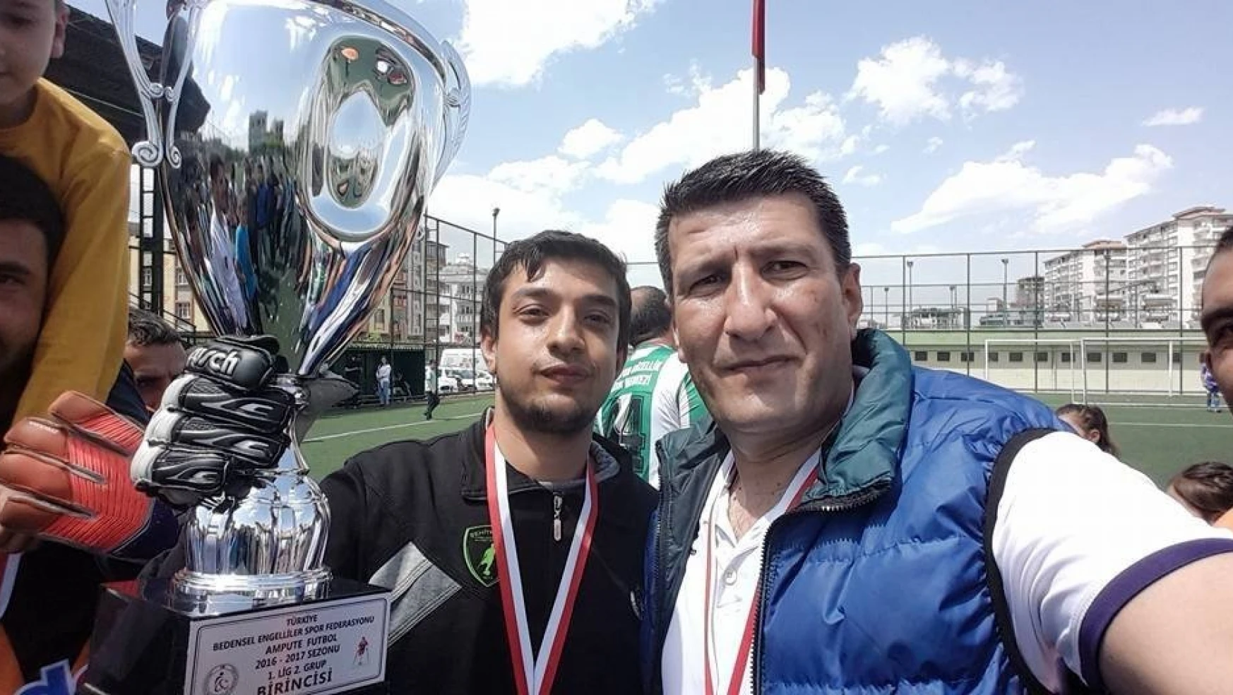Arslanboğa'nın çalıştırdığı Şehit Kamil bedensel engelliler takımı şampiyon oldu
