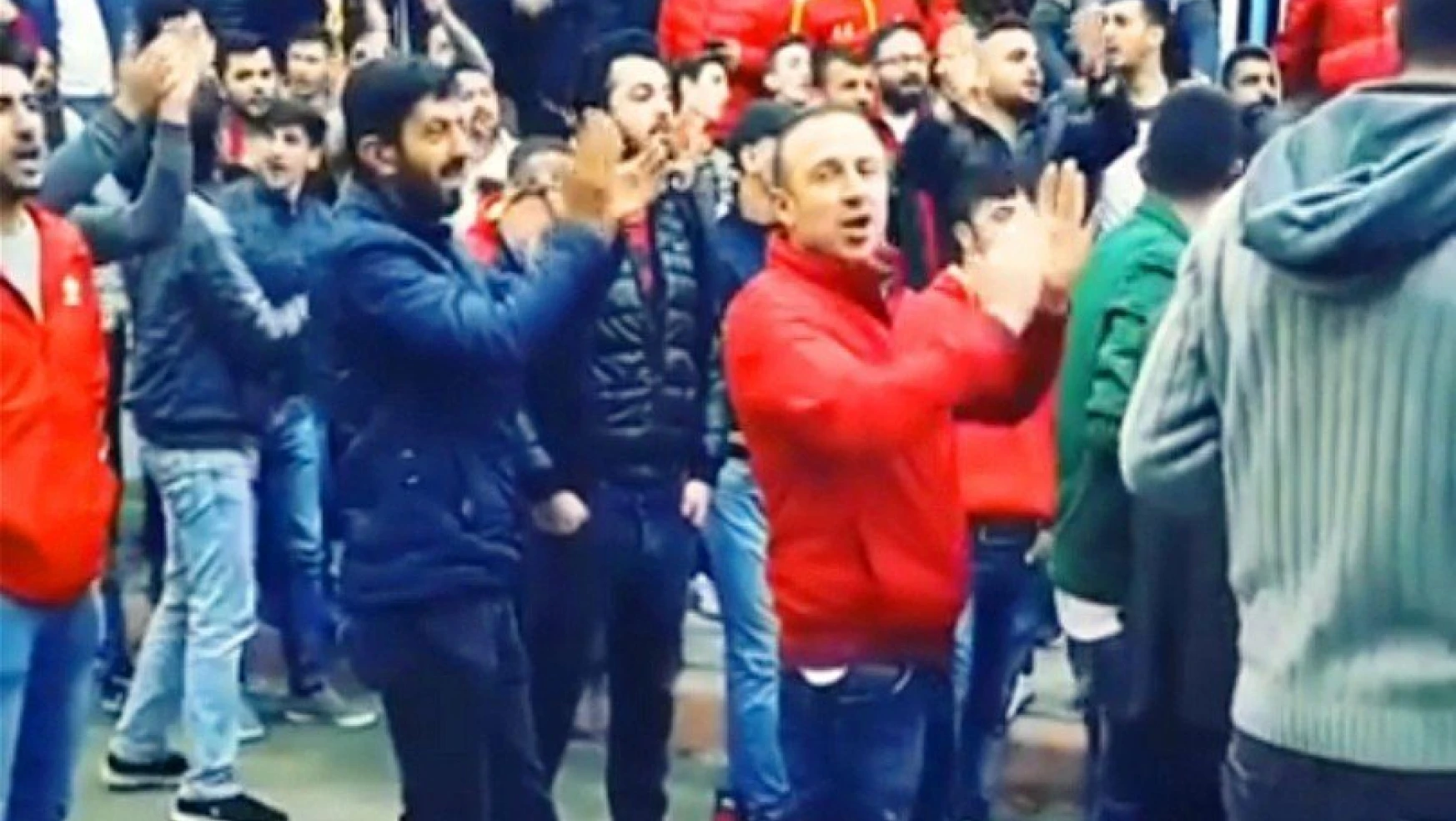Evkur Yeni Malatyaspor'a havaalanında olaylı karşılama

