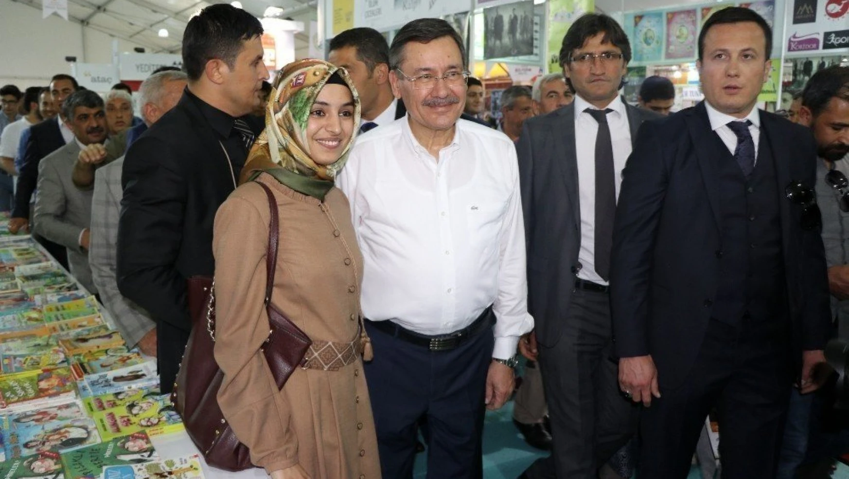 Ankara Büyükşehir Belediye Başkanı Gökçek Malatya'da imza gününe katıldı
