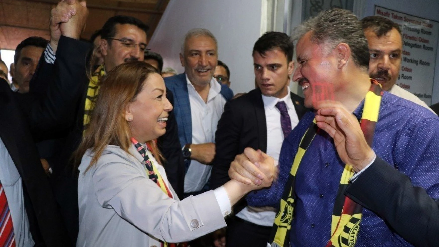 Başkan Çakır'dan Evkur Yeni Malatyaspor'a kutlama
