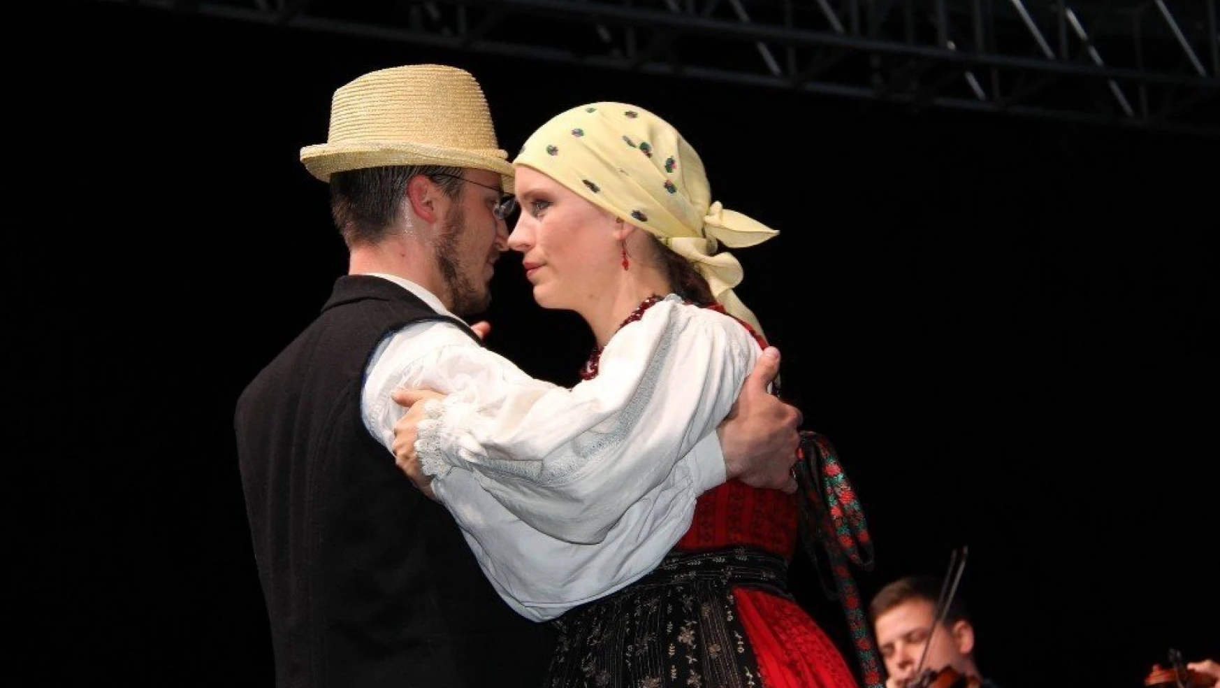 İnönü Üniversitesinde Macar Halk Dansları konseri

