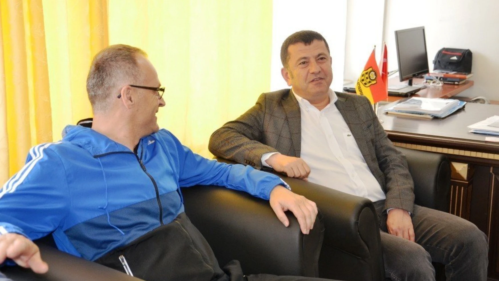 Veli Ağbaba, Evkur Yeni Malatyaspor'u tebrik etti
