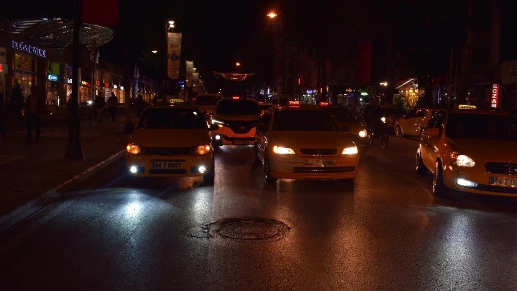 Malatya'da taksiciler terörü protesto etti

