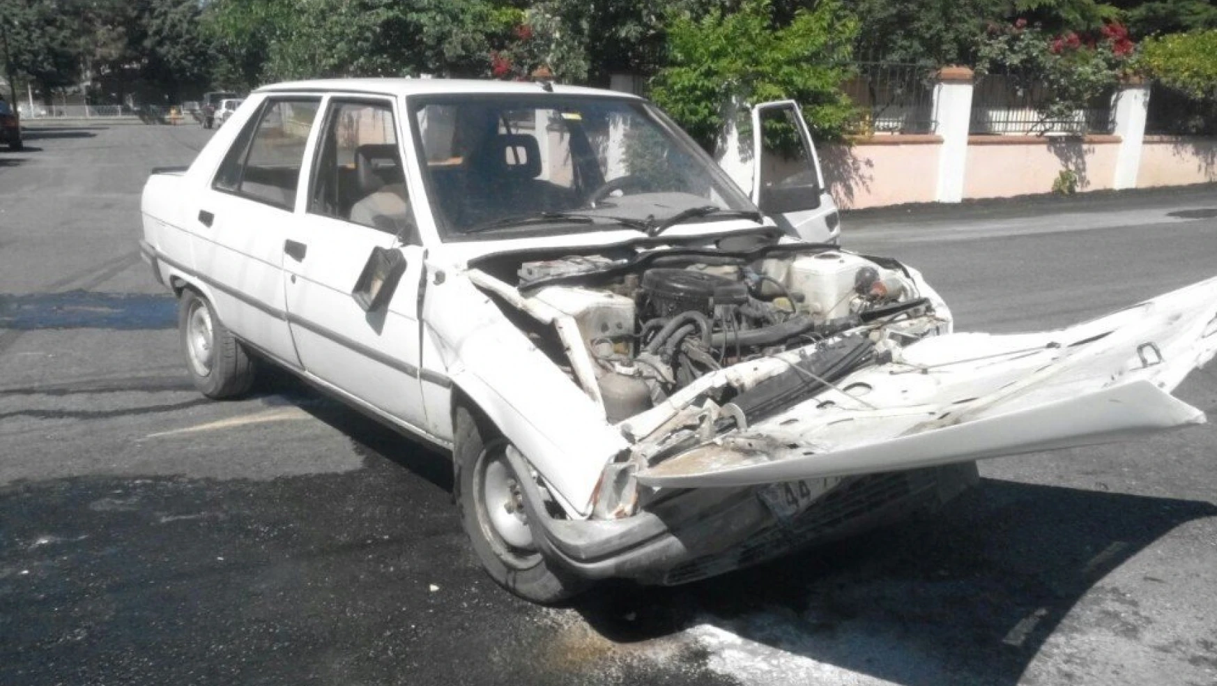 Malatya'da iki otomobil çarpıştı: 1 yaralı
