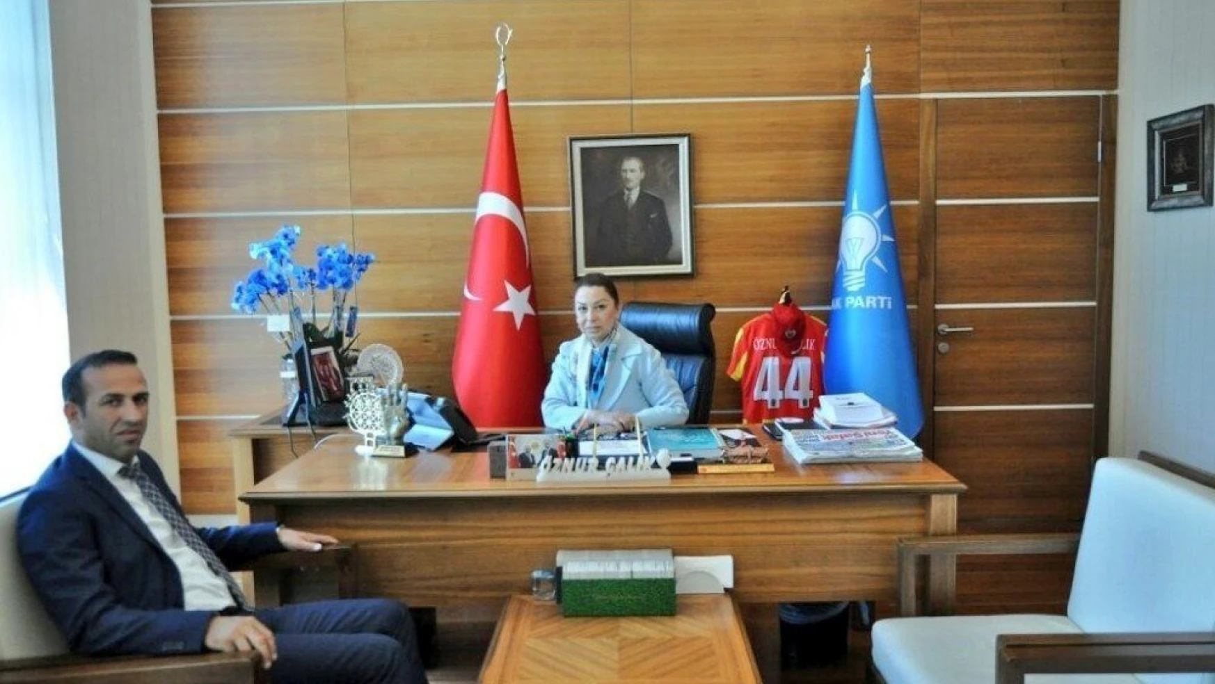 Evkur Yeni Malatyaspor'da yönetim, teknik heyet konusunu görüştü
