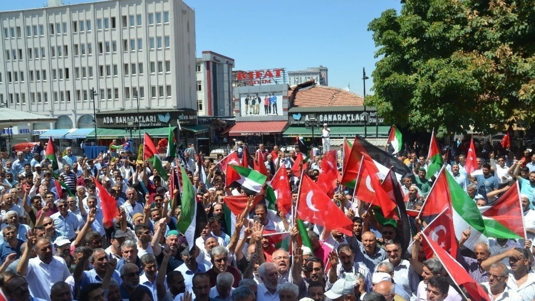 Malatya'da binlerce kişi Mescid-i Aksa için eylem yaptı
