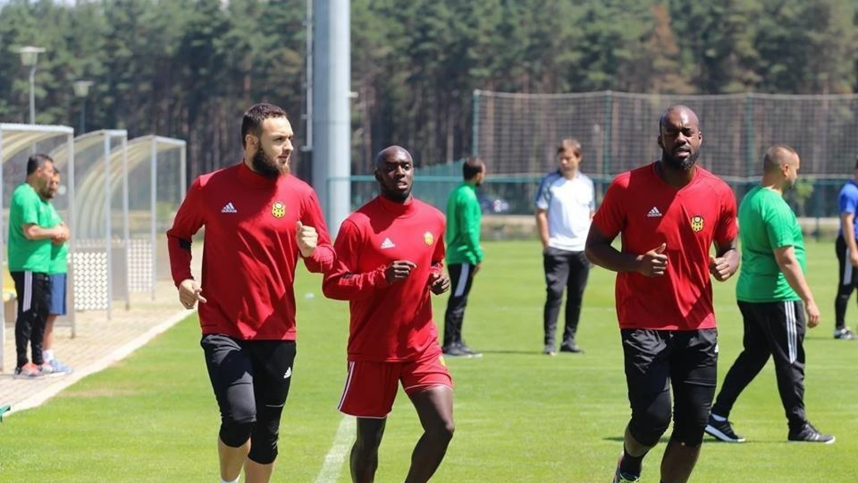Evkur Yeni Malatyaspor'da Sağlam 6 futbolcuyu gözden çıkardı