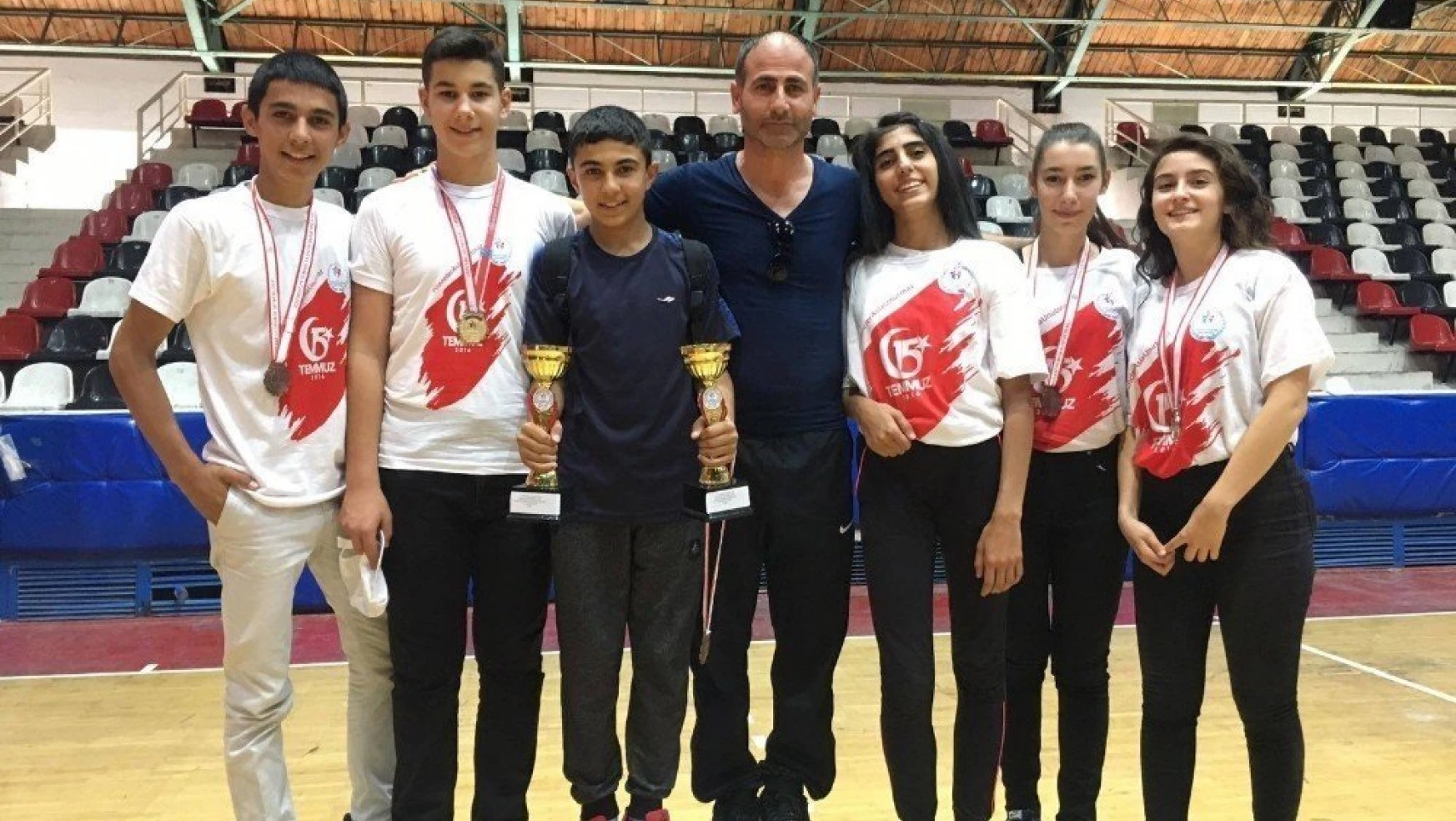 Büyükşehir Belediyesi tekvando takımı Antalya'da 3. oldu
