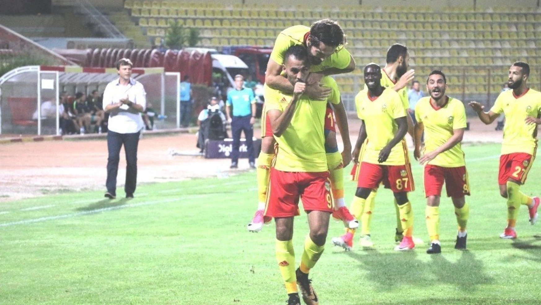 Khalid Boutaib'den Süper Lig'e gollü başlangıç