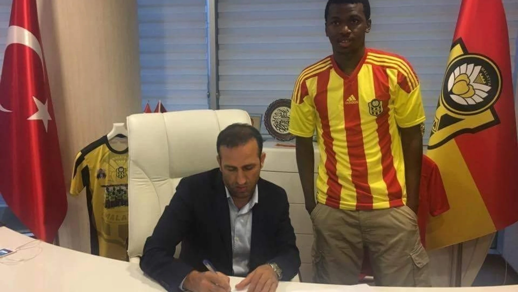 Evkur Yeni Malatyaspor, Sadio Diallo'yu renklerine bağladı
