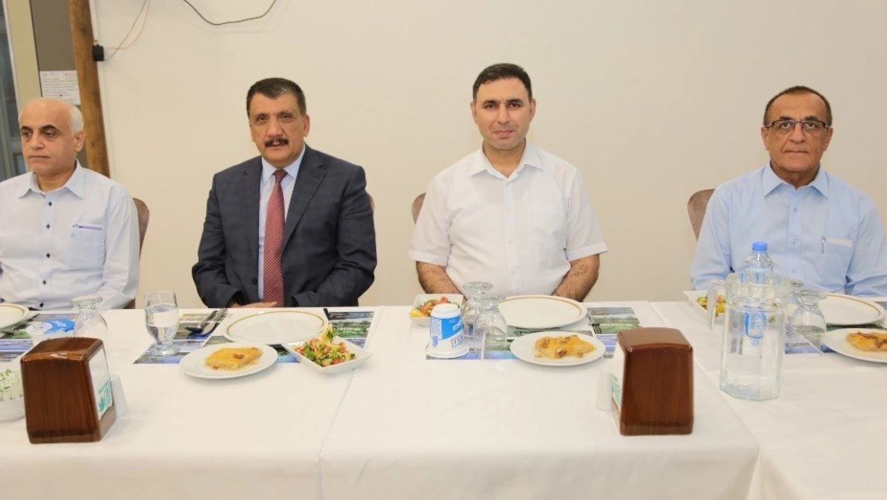 Başkan Gürkan'dan Kaymakam Yılmaz'a veda yemeği
