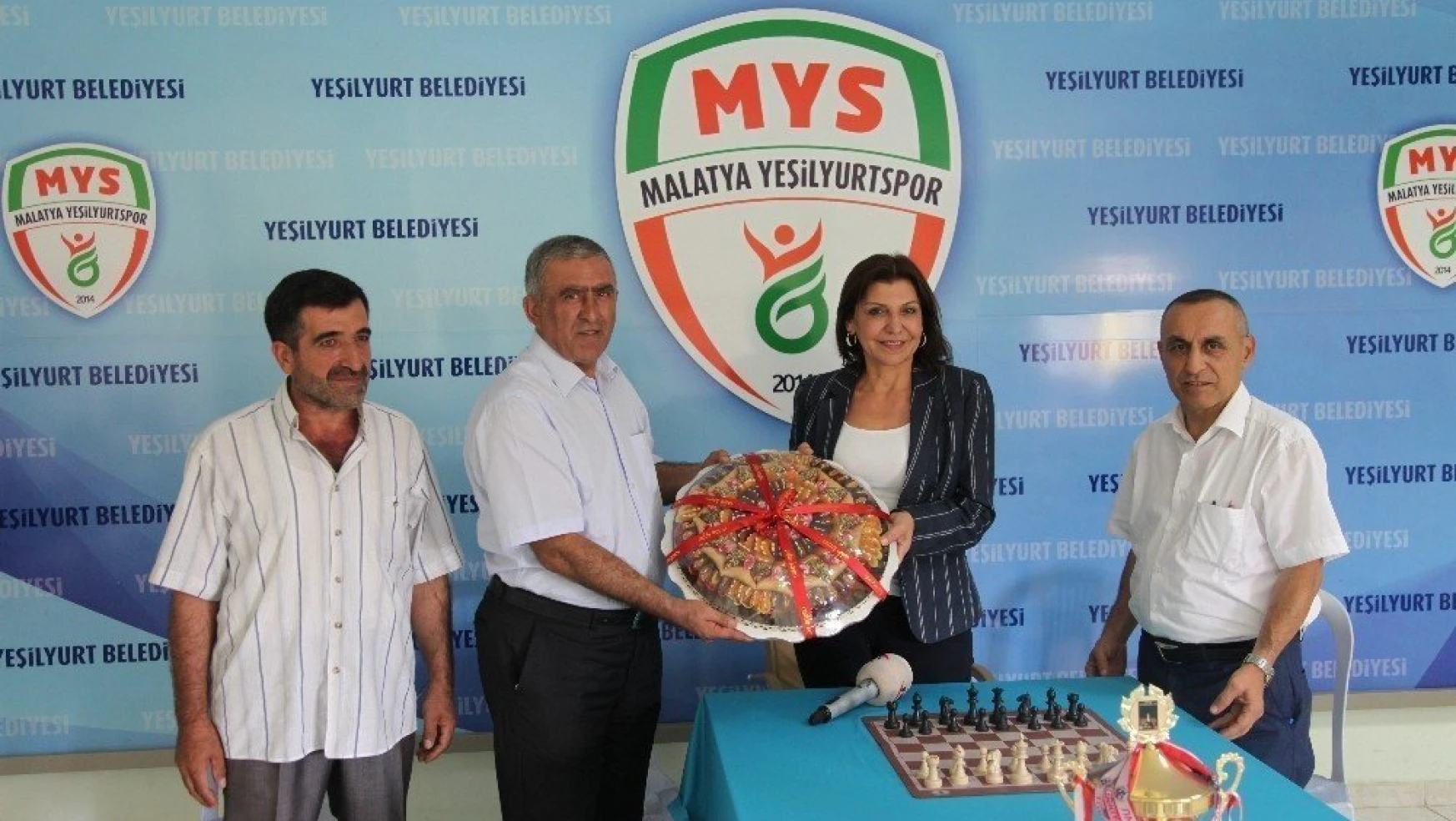 Türkiye Satranç Federasyonu Başkanı Tülay Malatya'da
