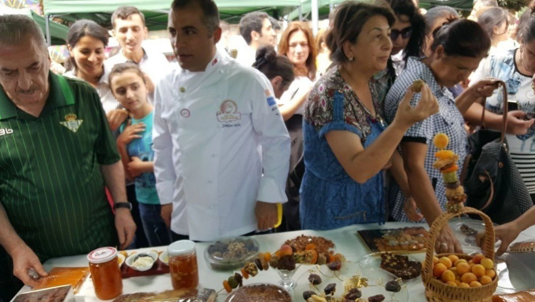Kayısı reçeli Azerbaycan'da tanıtıldı

