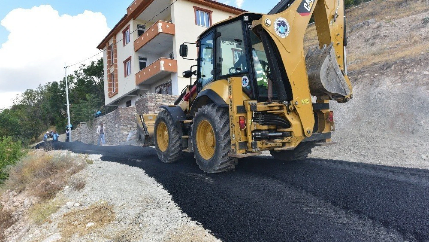 Battalgazi Belediyesi asfalt çalışmalarını sürdürüyor
