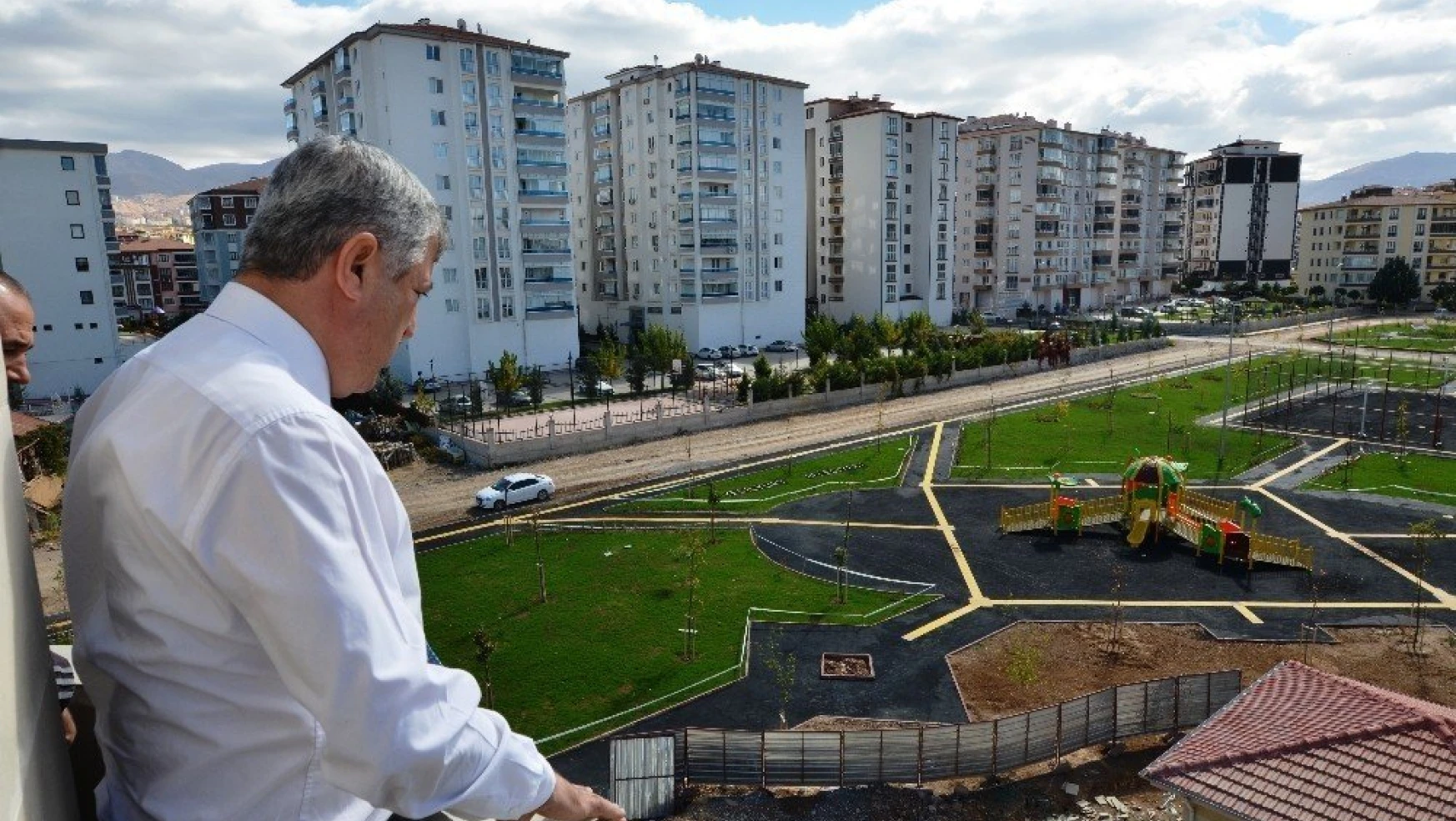 Yeşilyurt Belediye Başkanı Hacı Uğur Polat'tan parklara inceleme
