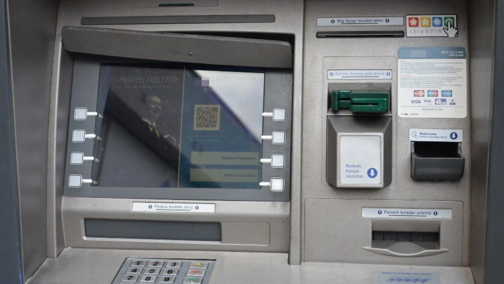 Dolandırıcıların ATM'ye kurduğu düzeneği vatandaş fark etti

