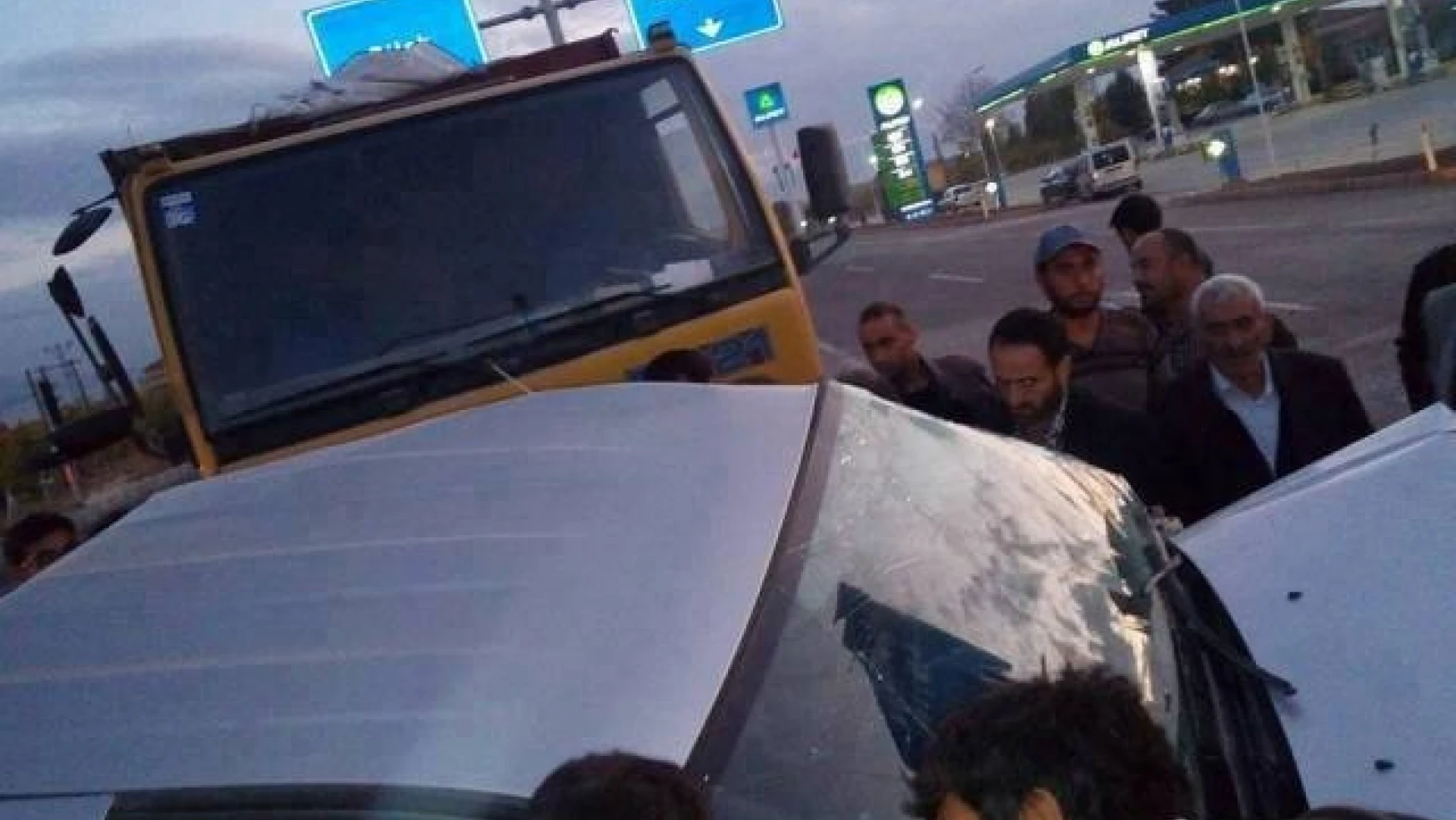 Malatya'da kamyon otomobile çarptı: 1 ölü

