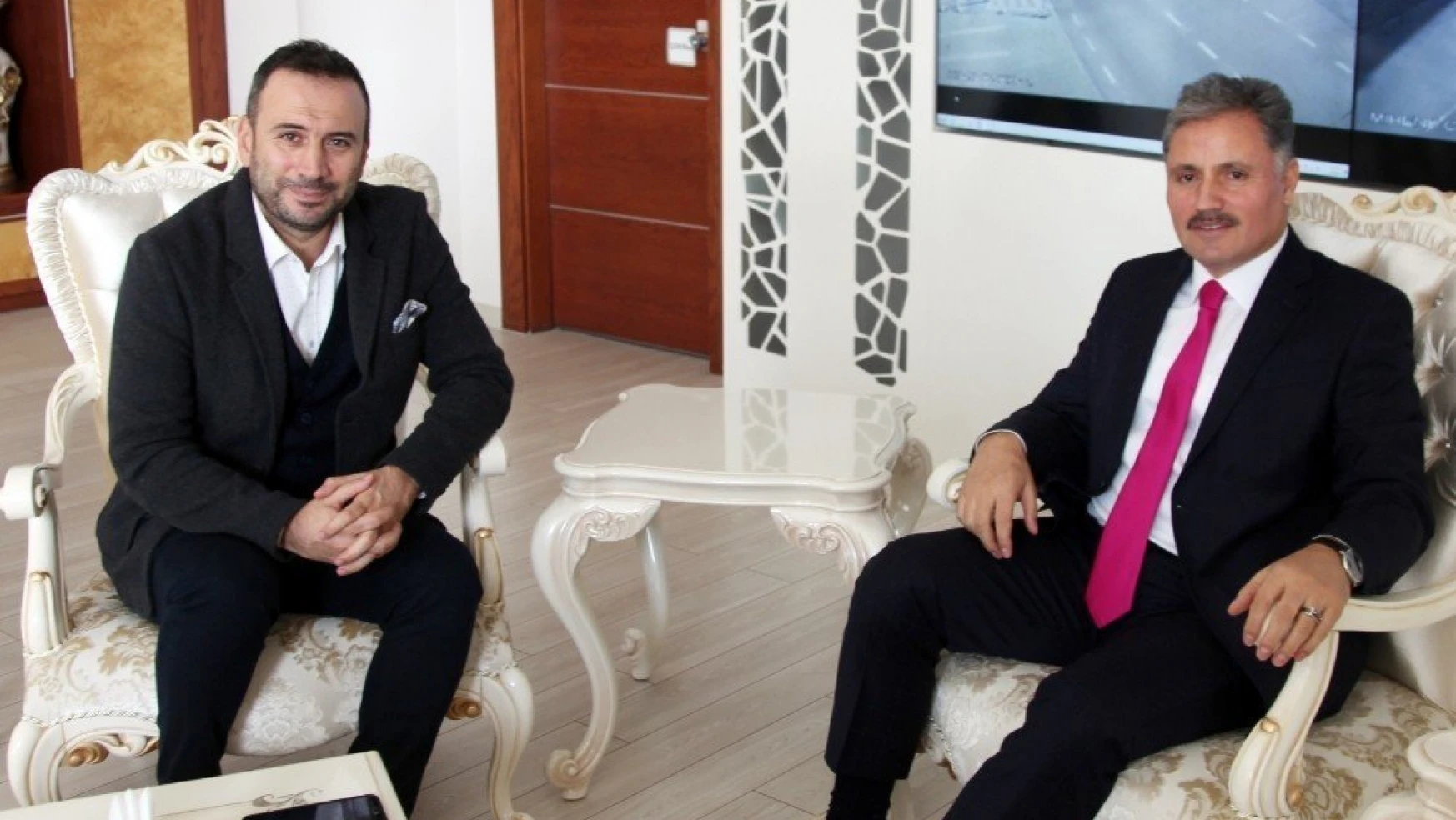 Ertem Şener'in Başkan Ahmet Çakır ile futbol sohbeti
