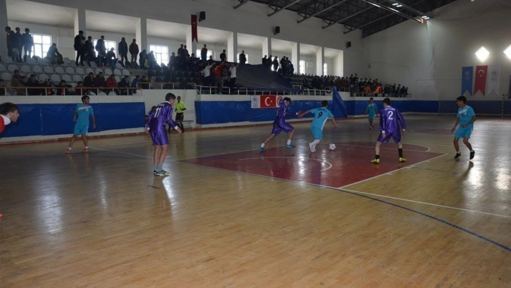 Liselerarası Futsal İl Birinciliği devam ediyor
