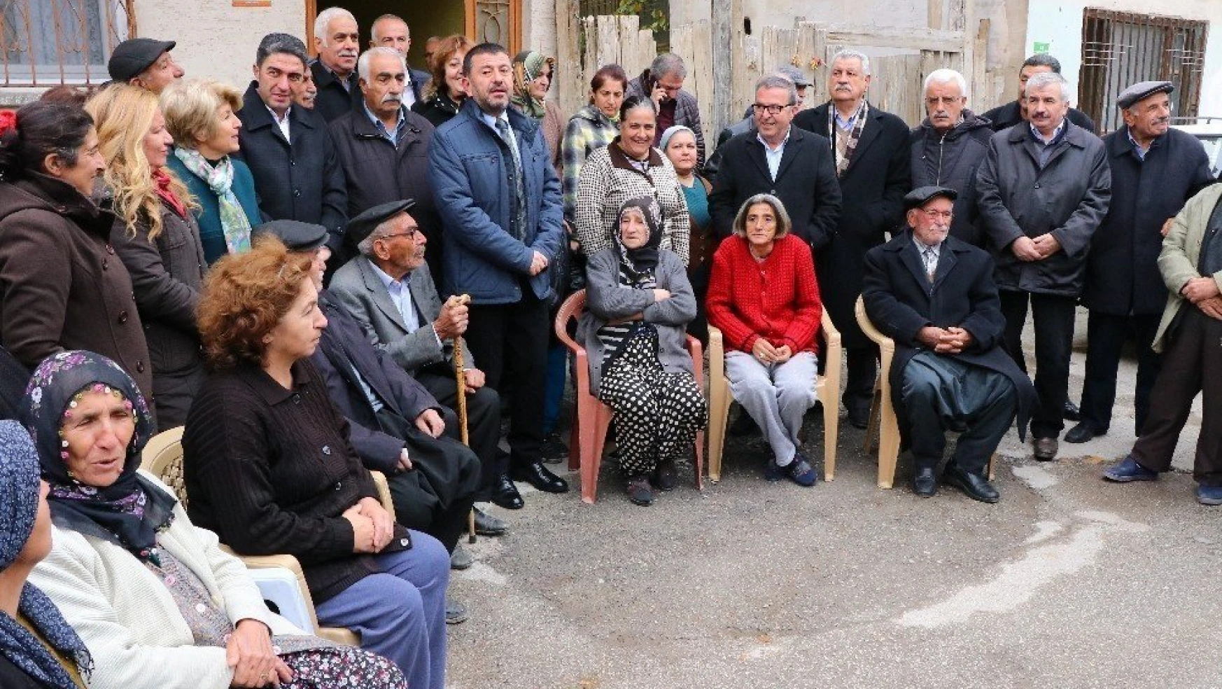CHP Genel Başkan Yardımcısı Ağbaba, evleri işaretlenen aileleri ziyaret etti
