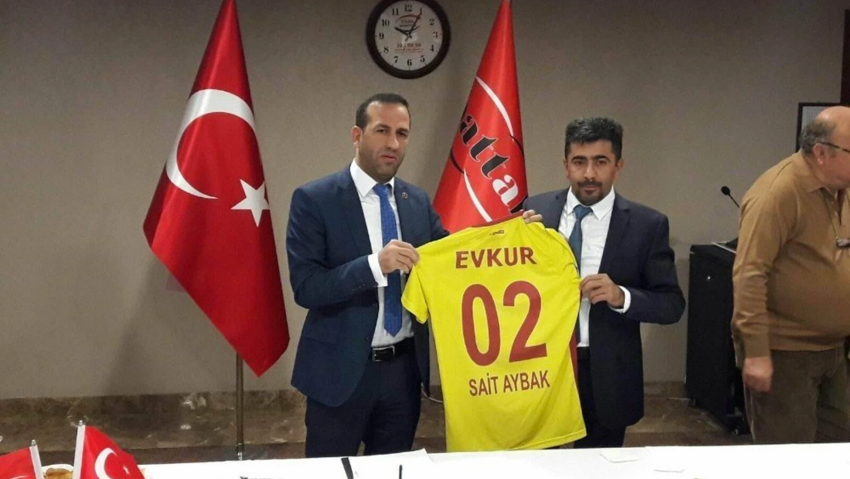 Evkur Yeni Malatyaspor - Beşiktaş maçı öncesinde taraftarlara çiğ köfte dürümü dağıtılacak
