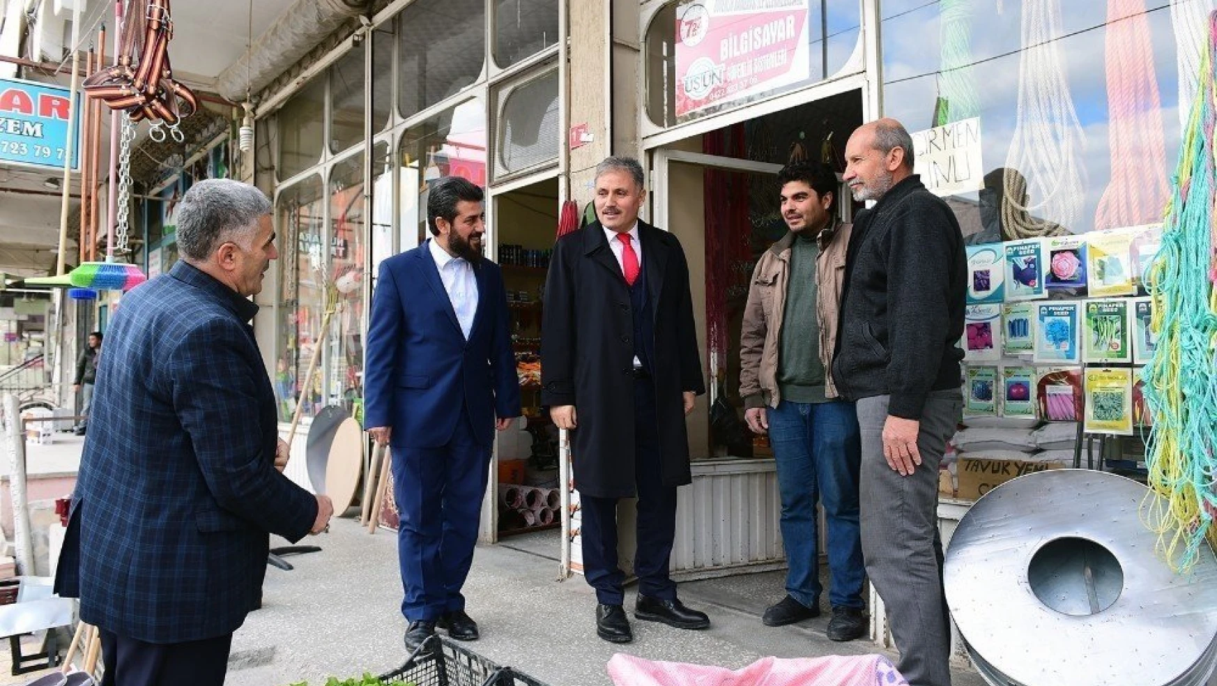 Belediye Başkanı Çakır'dan esnafa övgü
