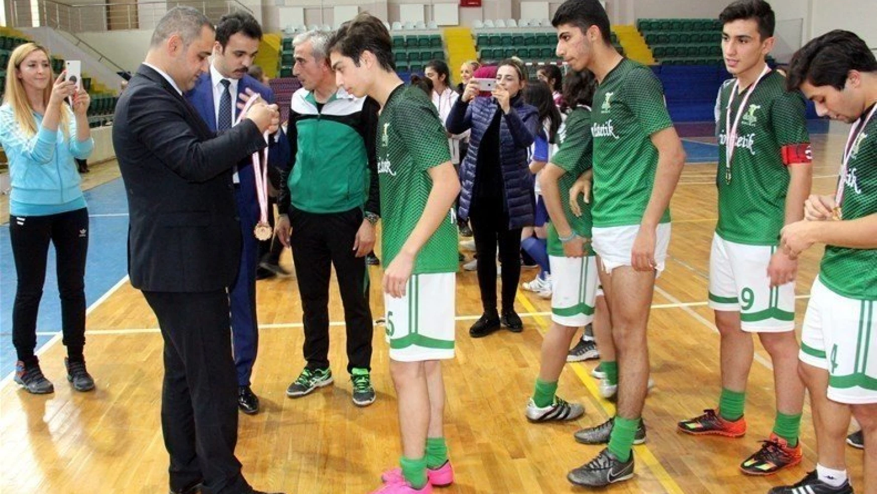 Okullararası Gençler Futsal Müsabakaları sona erdi
