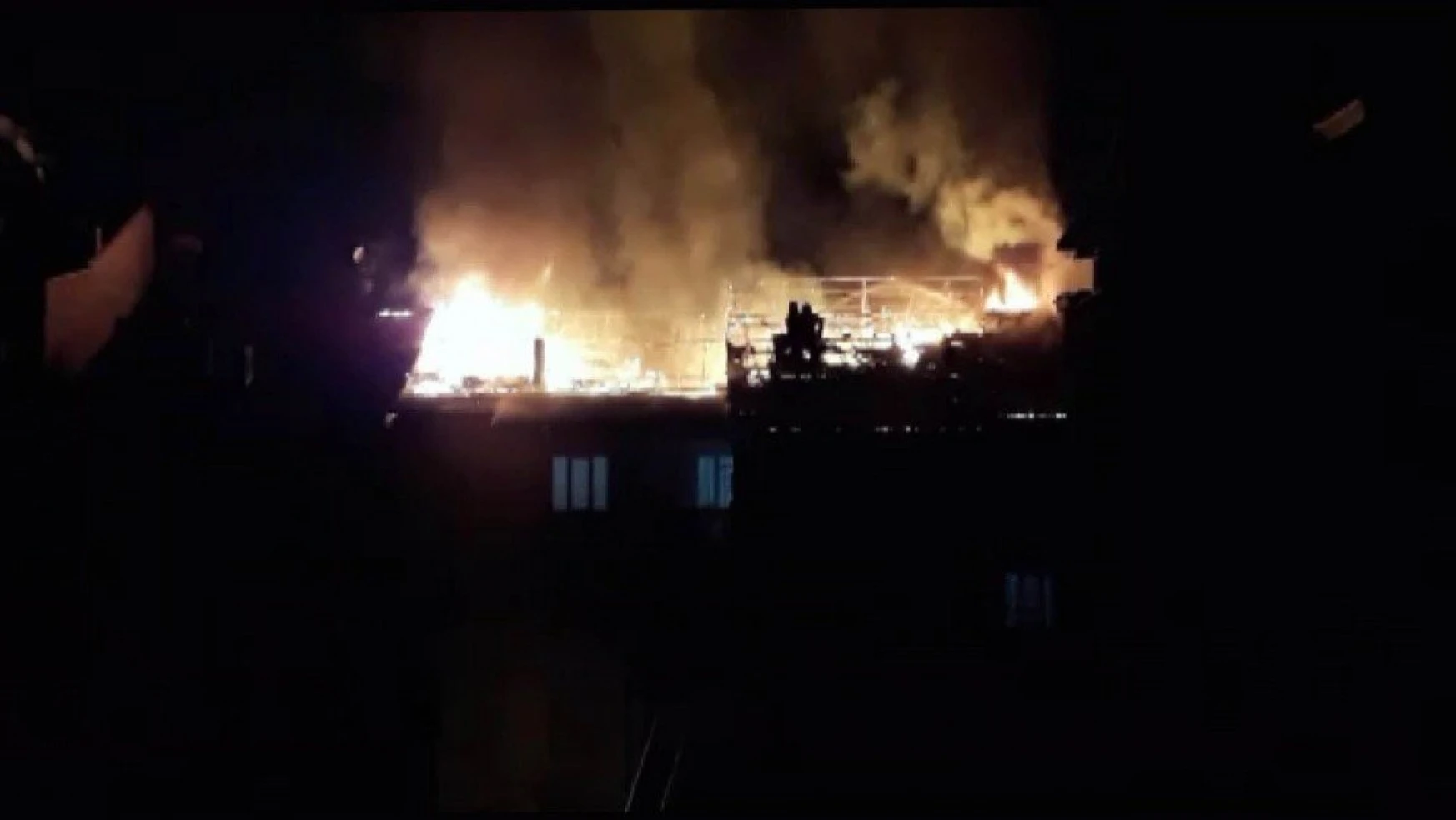 Malatya'da çatı yangını
