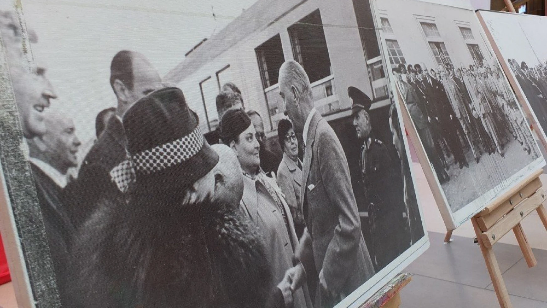 AVM 'de Atatürk sergisi açıldı
