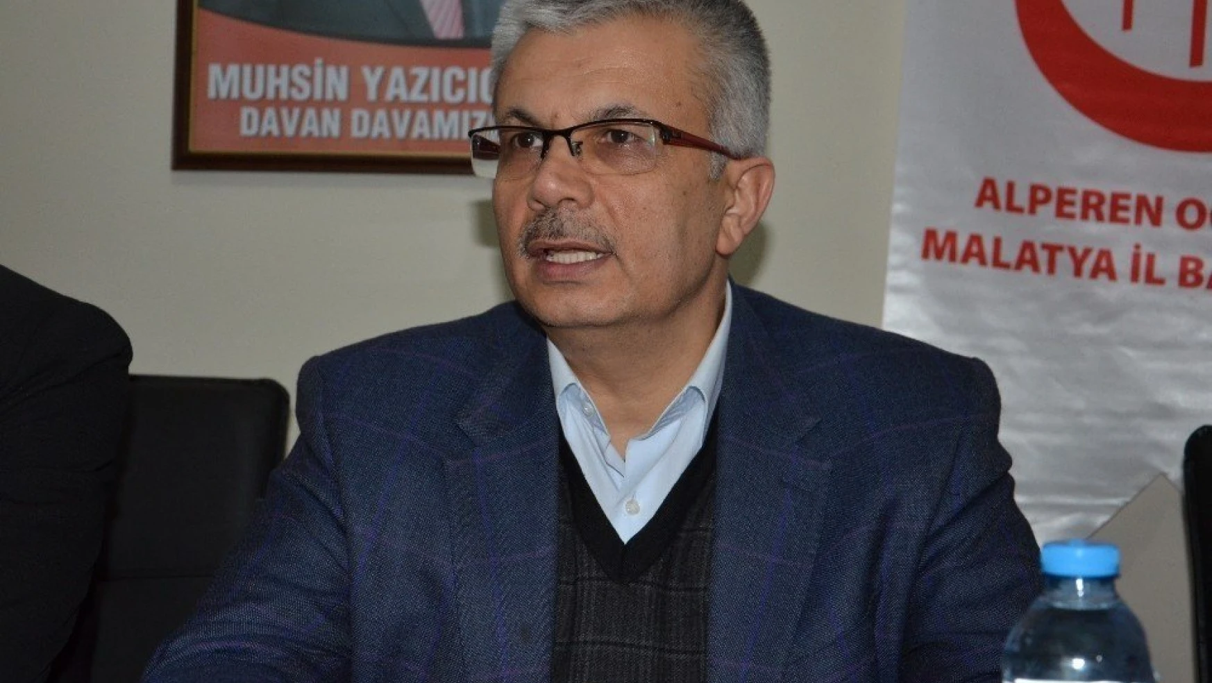 Dost Meclisi'nin konuğu Prof. Dr. İbrahim Gezer oldu
