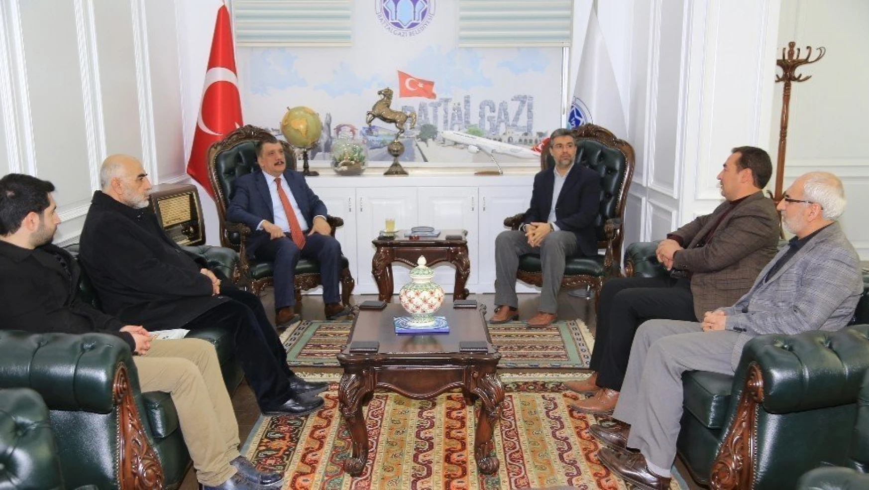 İHH'dan Başkan Gürkan'a ziyaret
