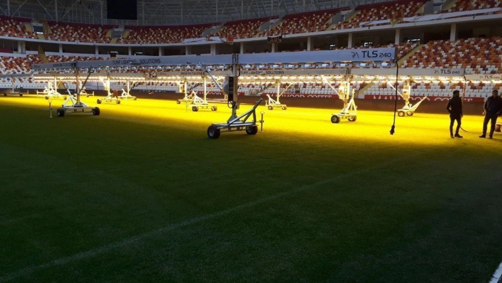 Malatya Stadının çimleri için suni güneş cihazı alındı
