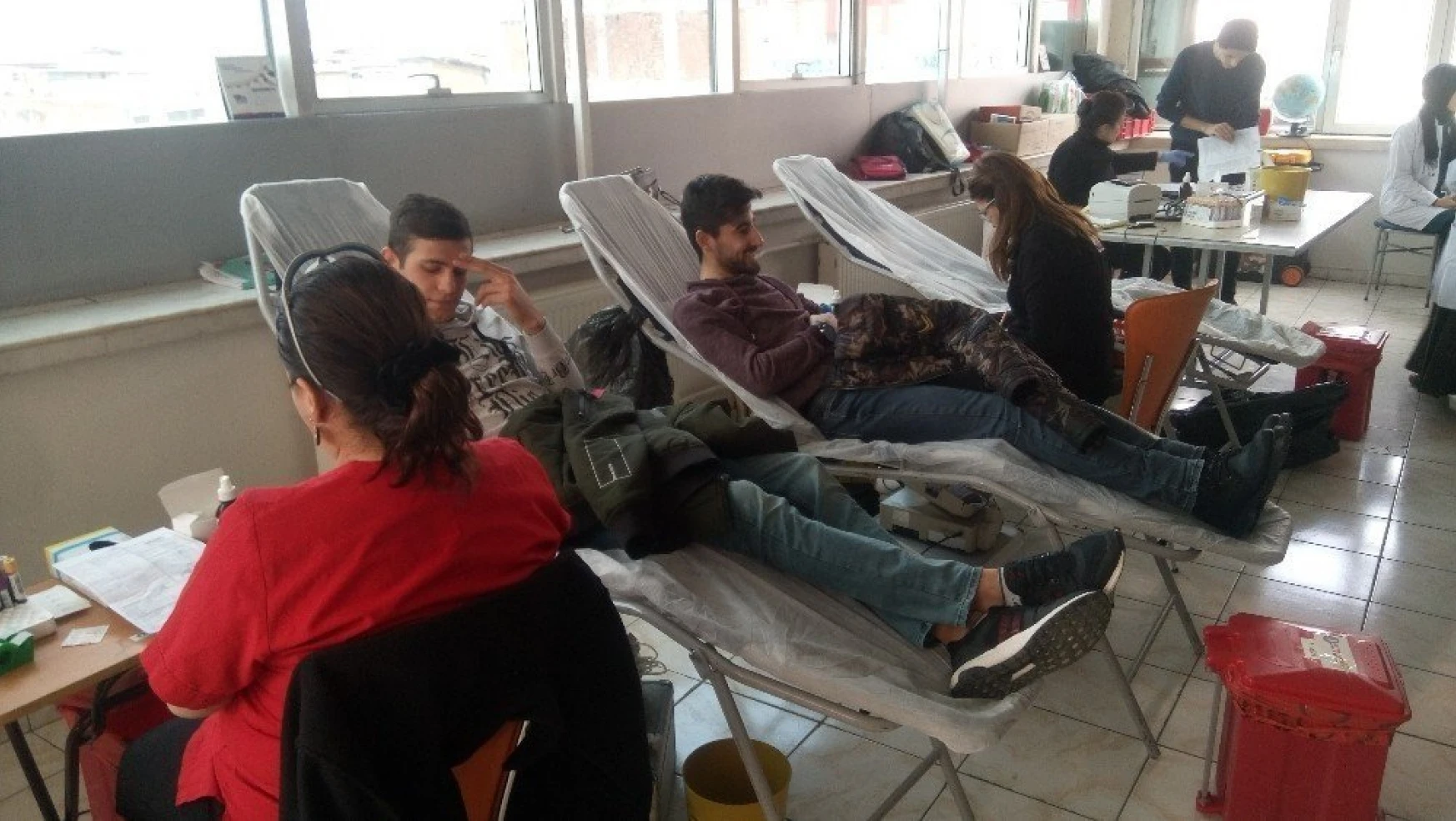Öğrenciler Mehmetçik için kan bağışında bulundu
