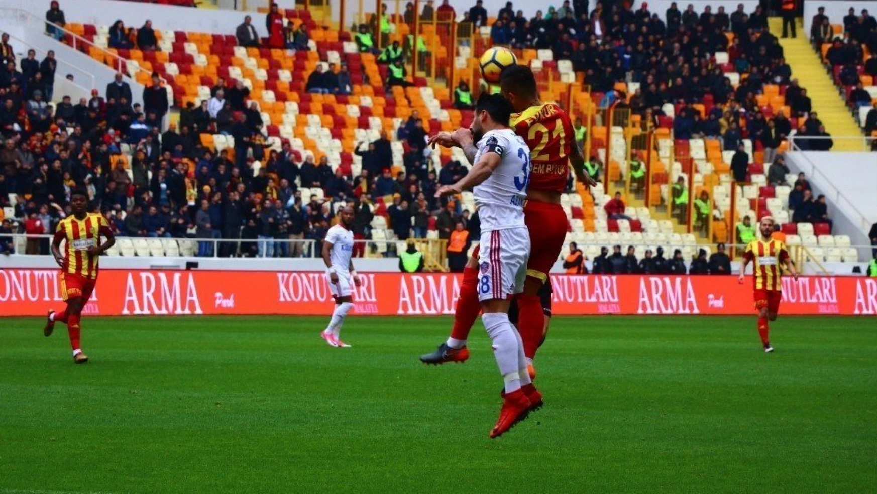 Spor Toto Süper Lig: Evkur Yeni Malatyaspor: 1 - Kardemir Karabükspor: 0 (İlk yarı)
