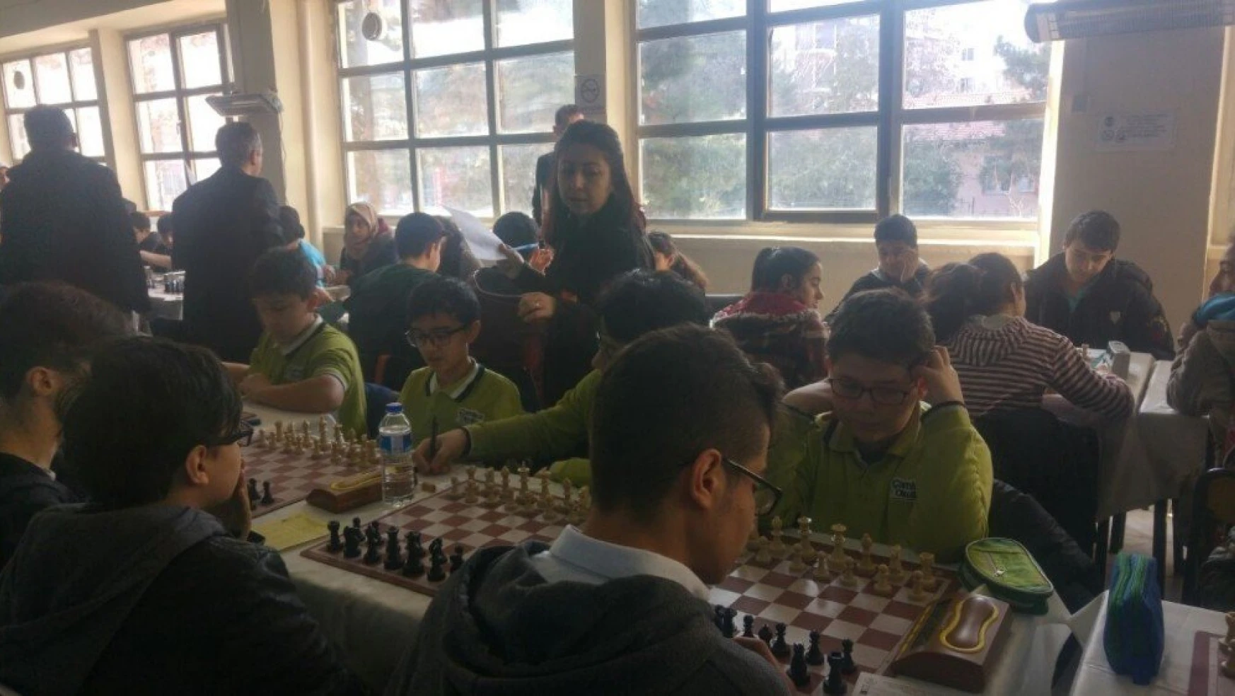 Çamlıca Ortaokulu satranç turnuvasında 4. oldu
