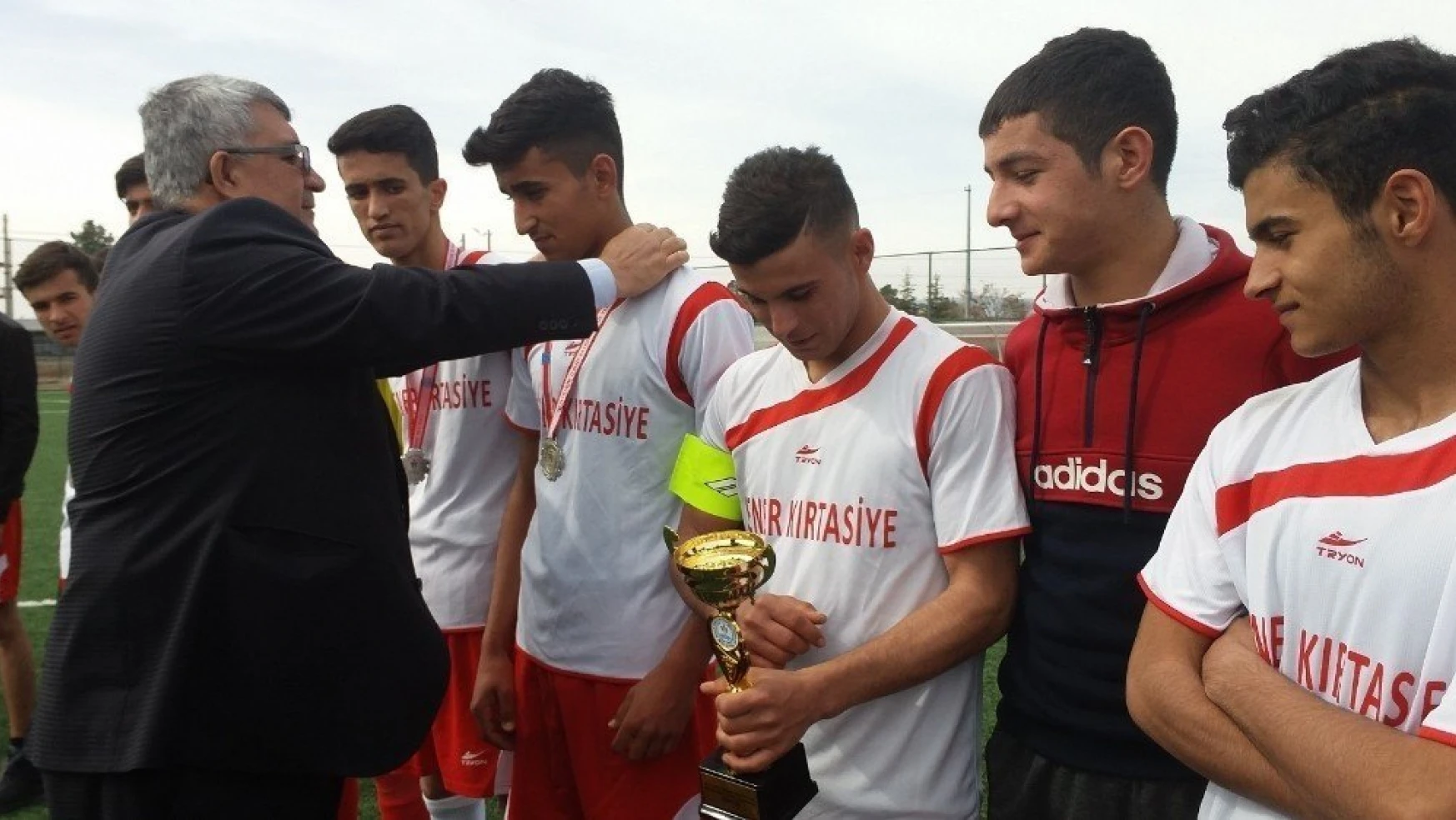 Yazıhan'da futbol turnuvası