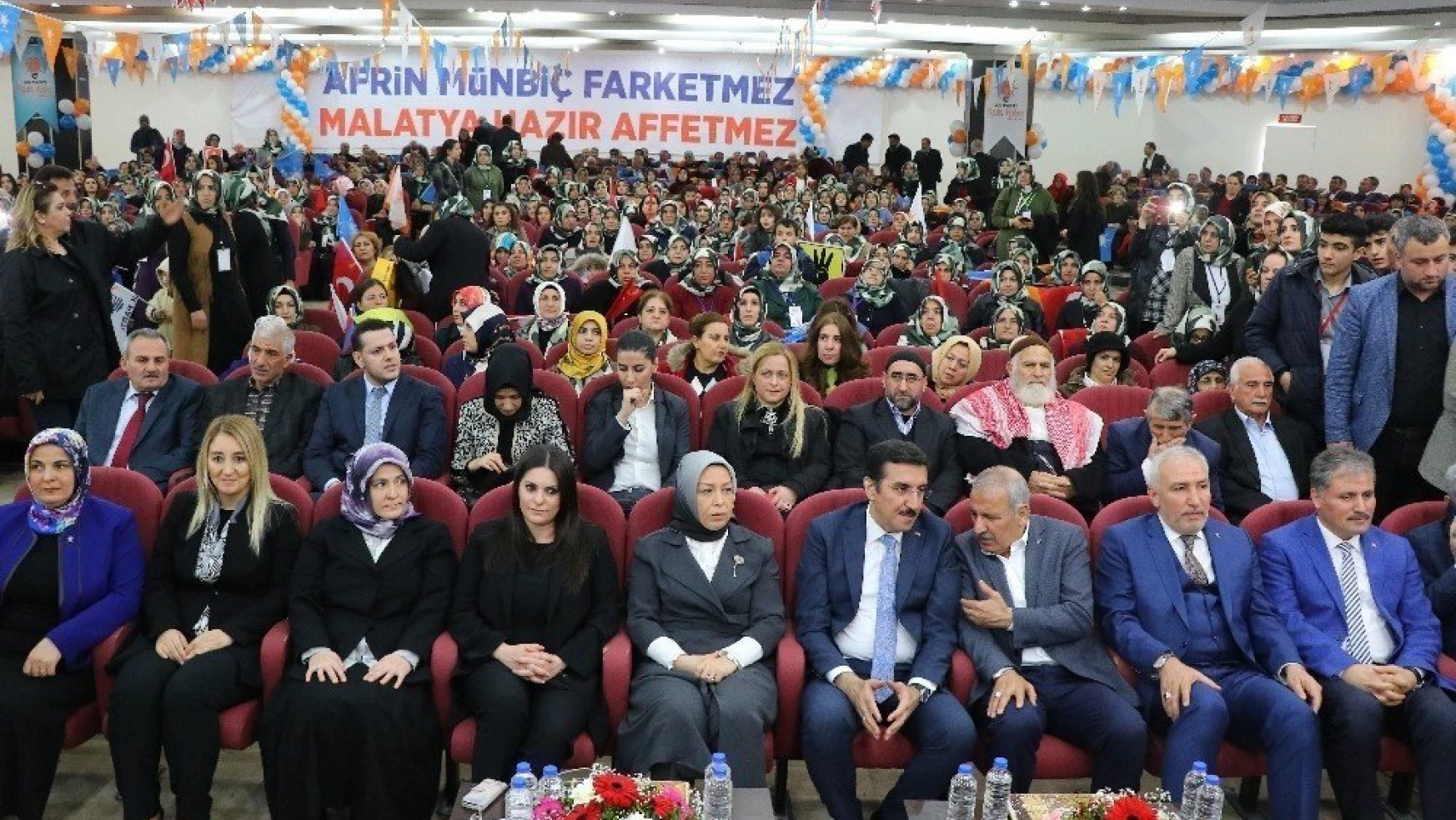 Bakan Sarıeroğlu ve Tüfenkci AK Parti Malatya Kadın Kolları Kongresine katıldı
