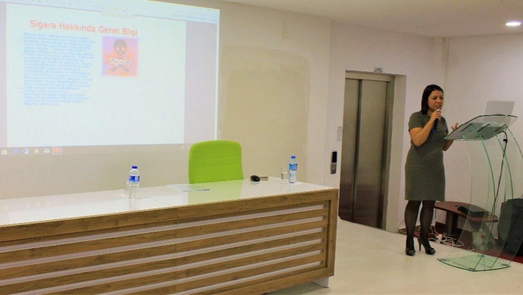 Pekfen'de bağımlılık semineri

