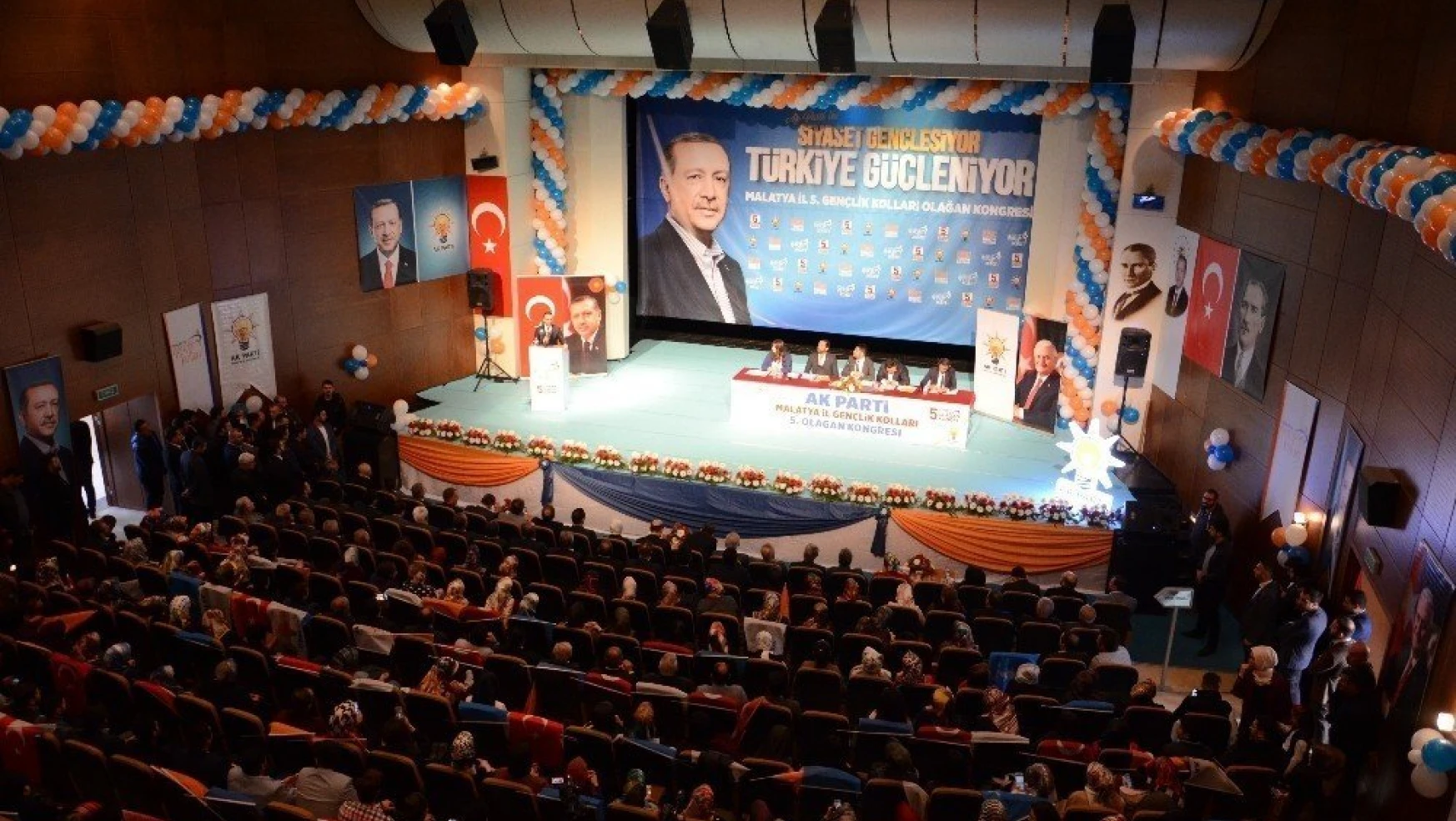 AK Parti Gençlik Kolları Başkanlığında görev değişimi
