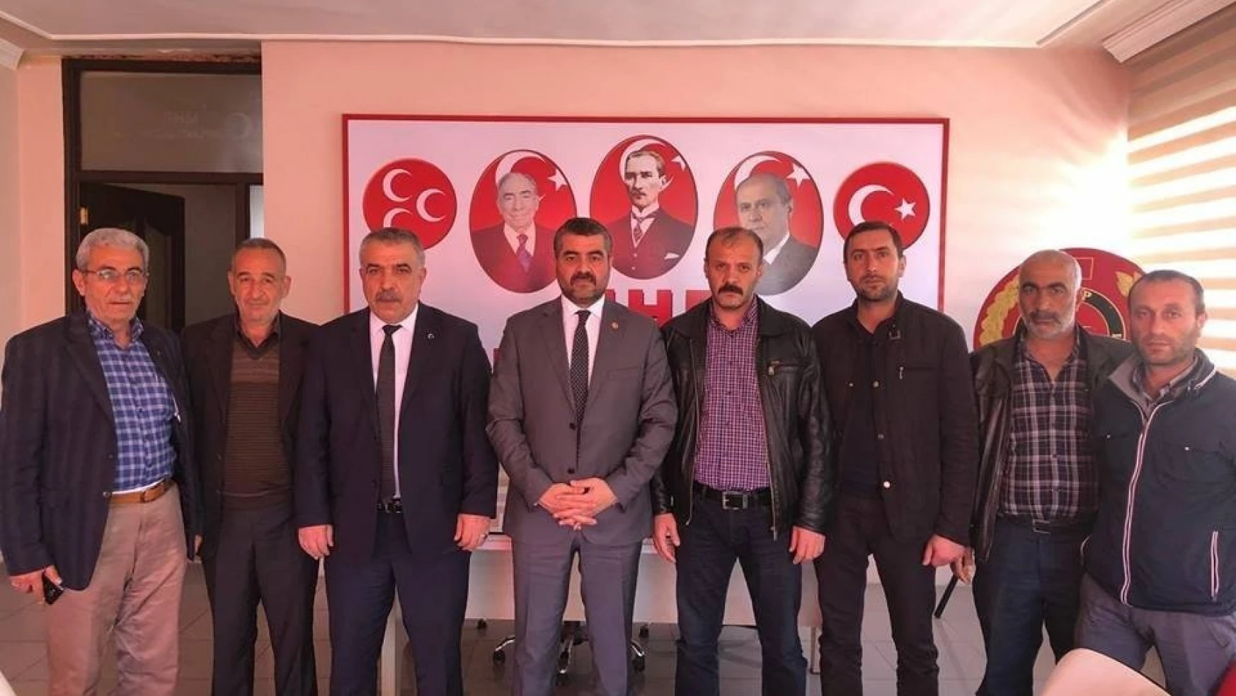 MHP İl Başkanı Avşar esnaf gezisinde
