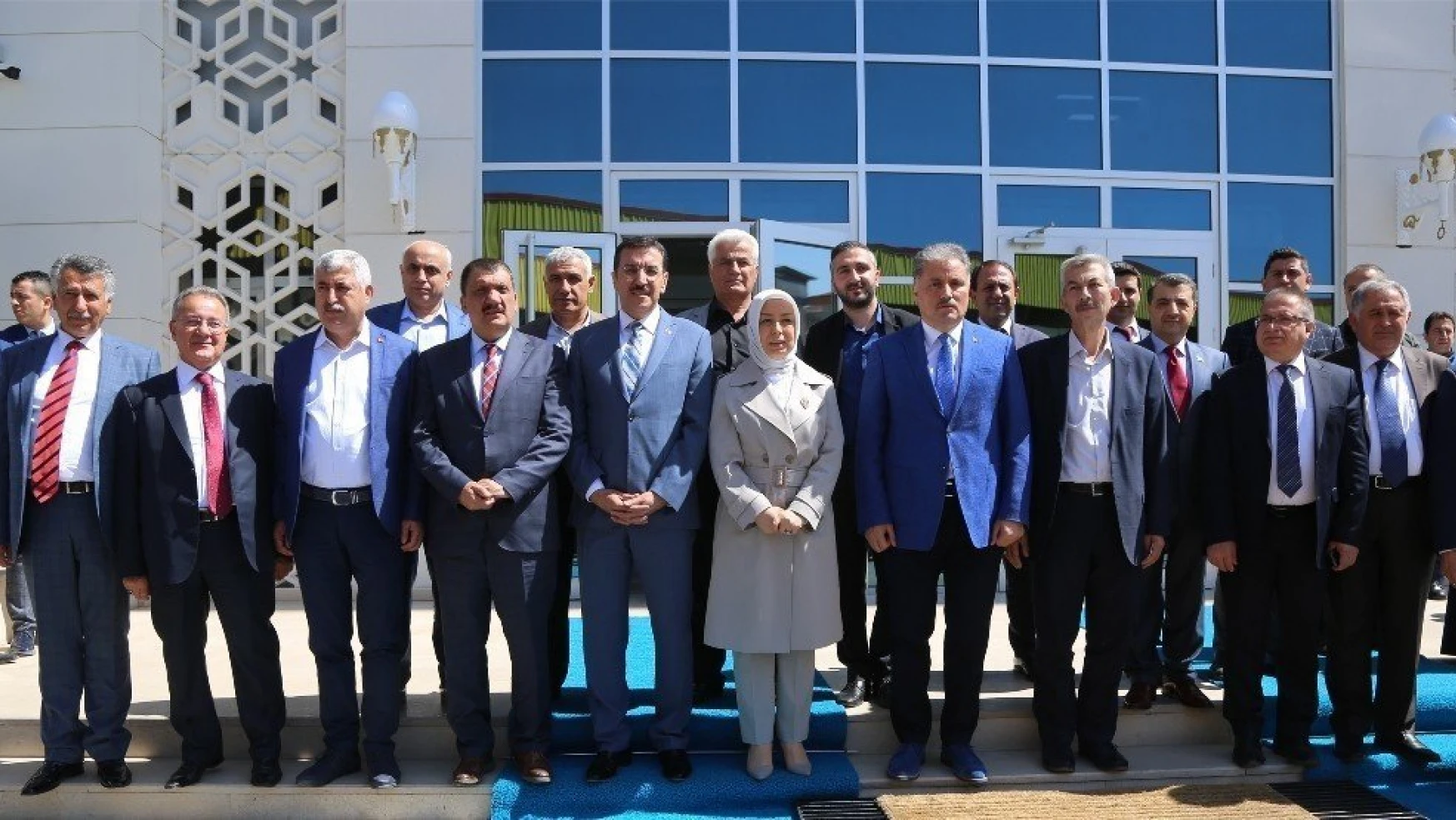 Bakan Tüfenkci Belediye Başkanları ile bir araya geldi
