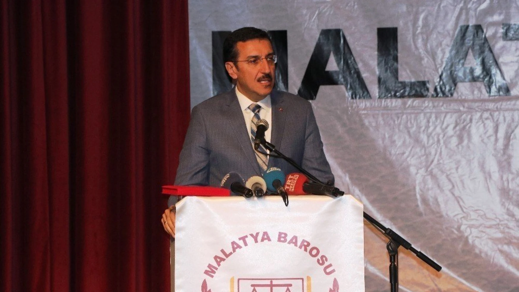 Bakan Tüfenkci, Malatya'da Avukatlar Günü etkinliğine katıldı
