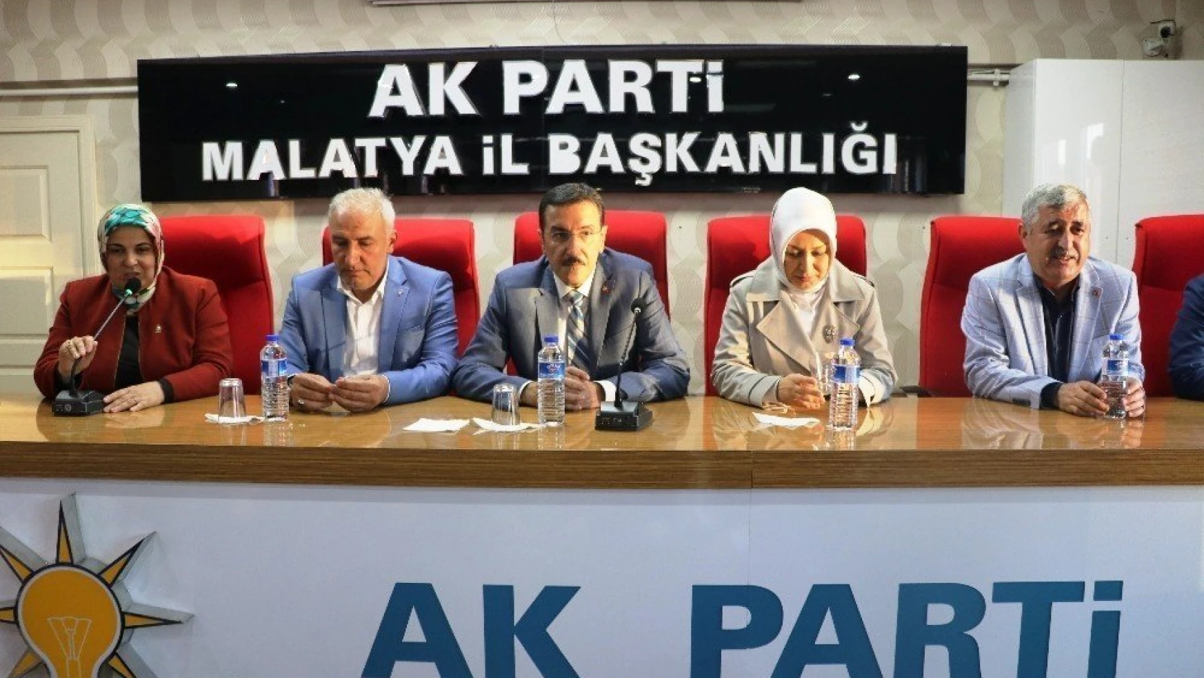 Bakan Tüfenkci'den AK Parti Kadın Kolları'na ziyaret
